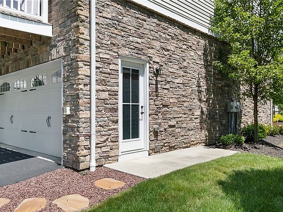 4th image of 316 Cross Creek Dr