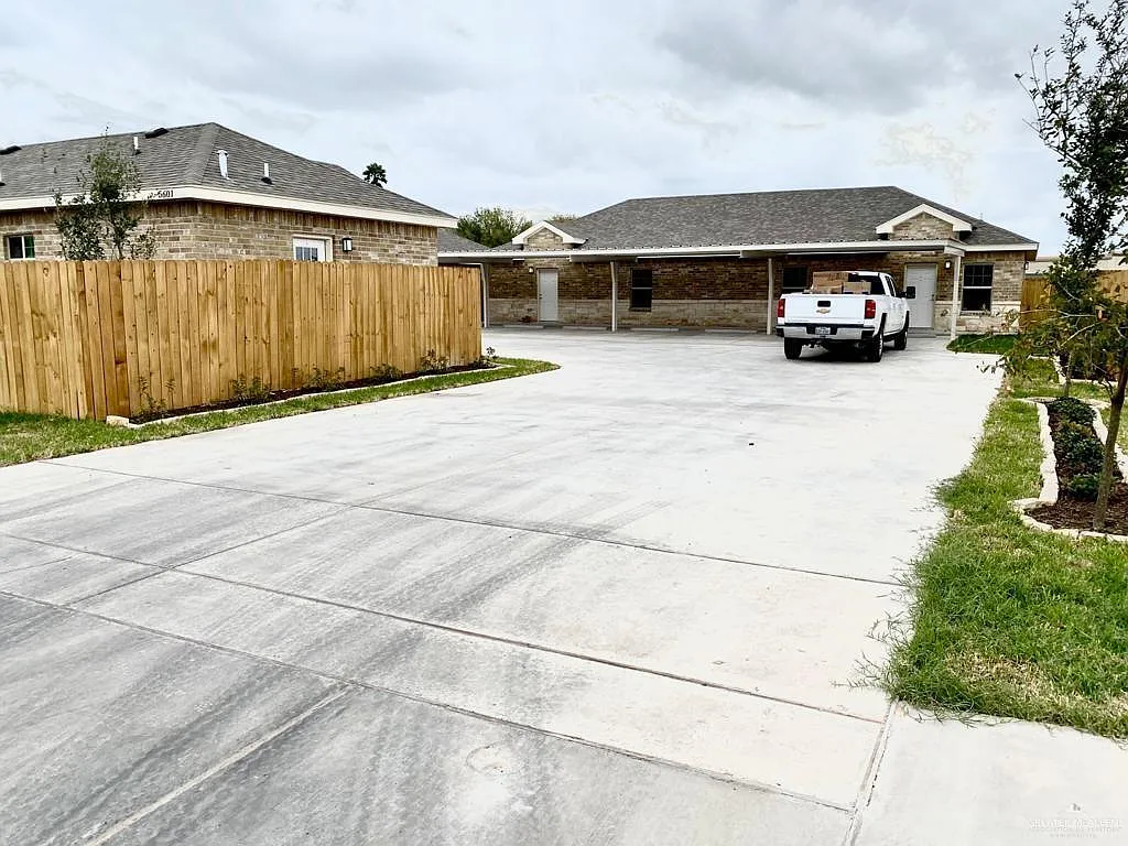 1 bed, 1.0 bath, 750 sqft, $985 — Photo 3
