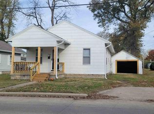 724 W Whittaker St, Salem, IL 62881