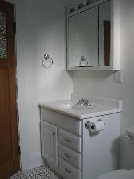 6102 S Claiborne Ave — Photo 2