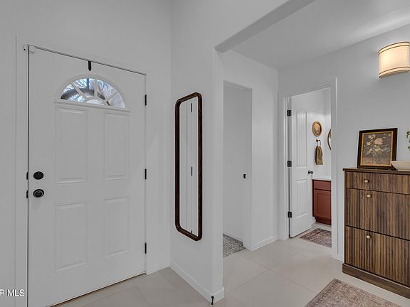5th image of 937 Sandhurst Pl