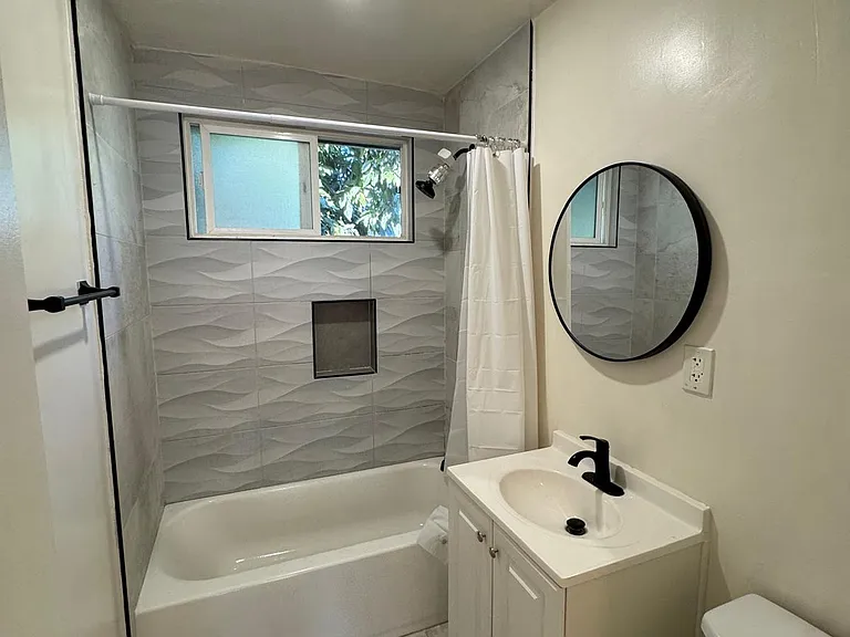 1318 N Las Palmas Ave #7 — Photo 10