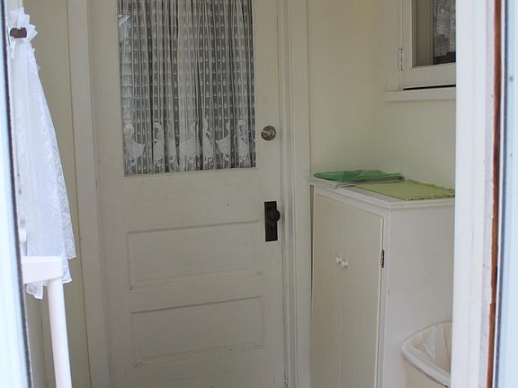 2nd image of 542 N Boltwood St