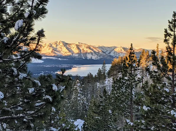 702 Bonnie Dr APT B, Stateline, NV 89449