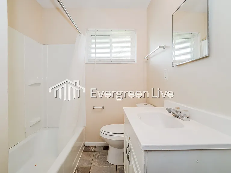 1452 Avenue Dr — Photo 13