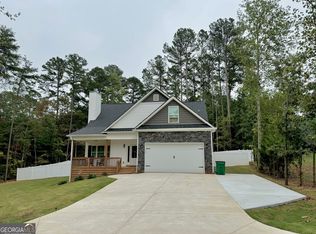 34 Chestnut St, Lavonia, GA 30553