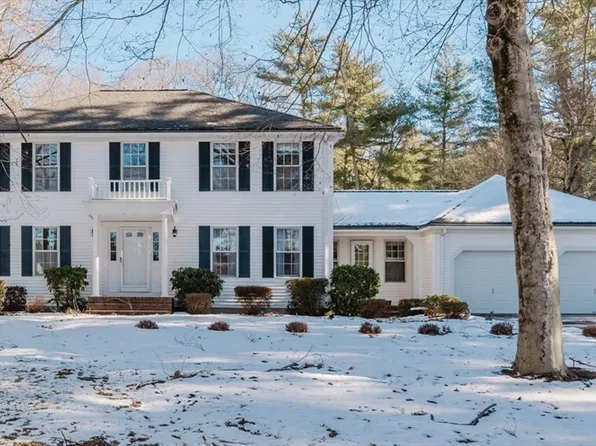 88 Barden Hill Rd, Middleboro, MA 02346