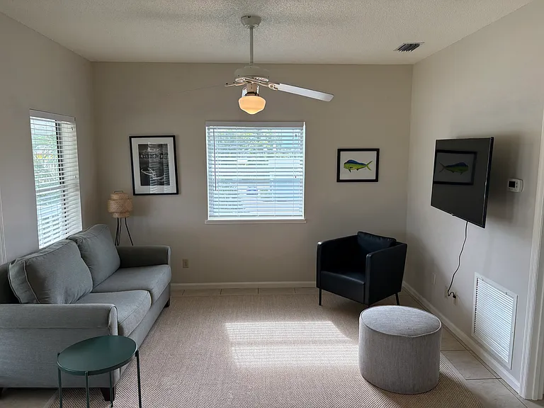 139 E Pine Ave — Photo 2