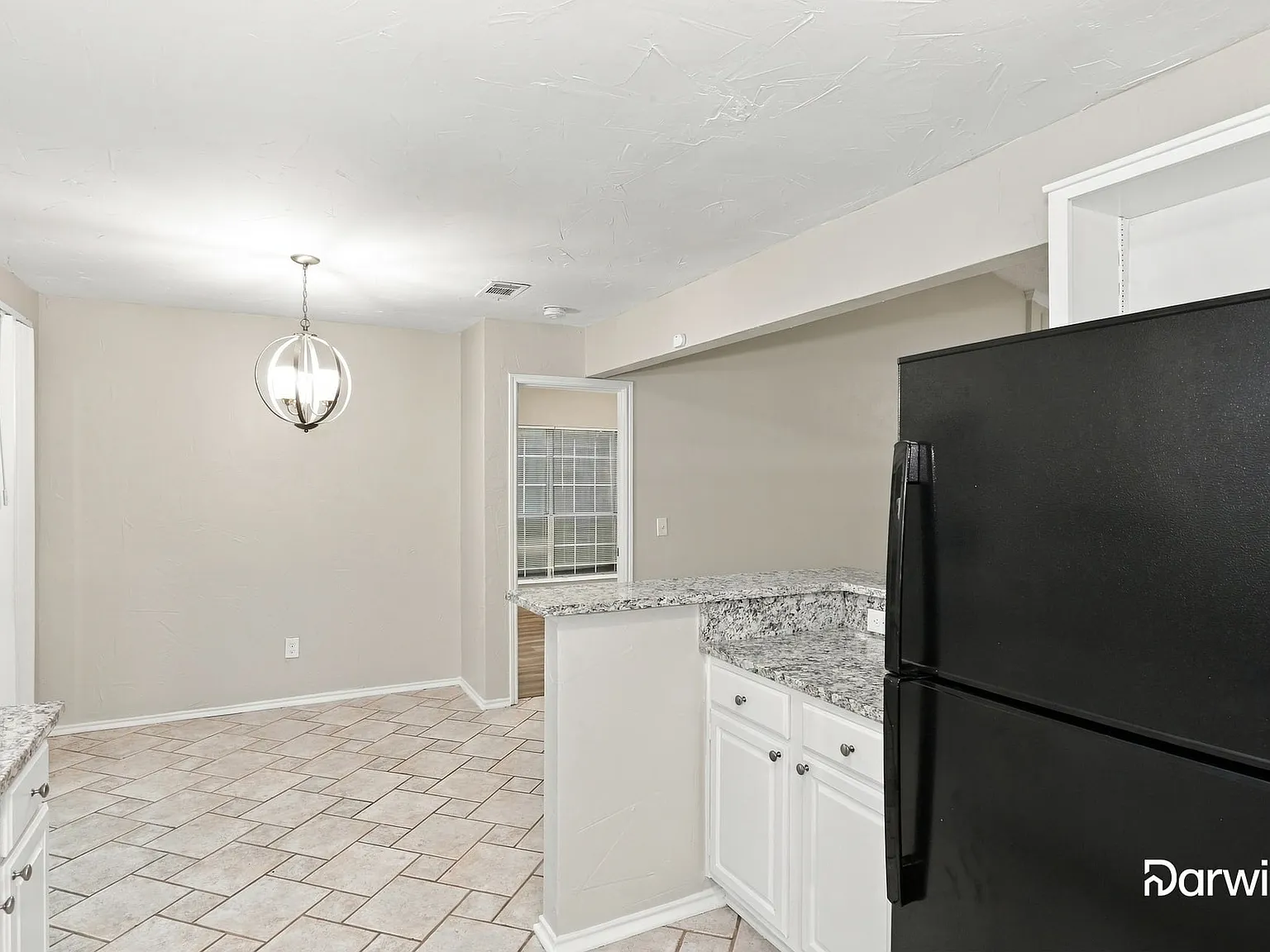 3 bed, 2.0 bath, 1439 sqft, $2,695 — Photo 2