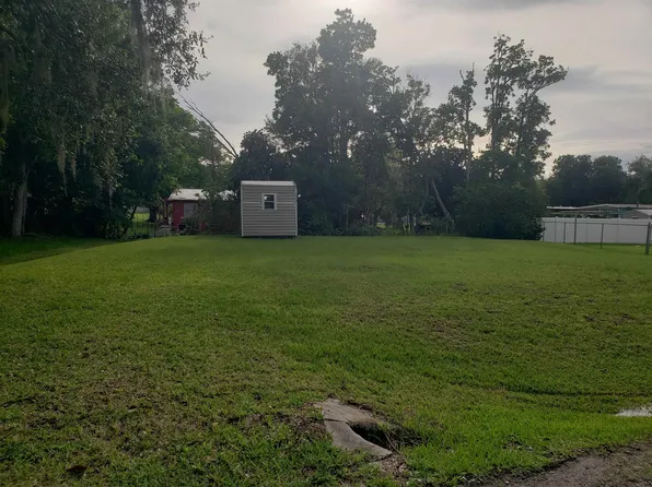 219 Pine Tree Trl, Crescent City, FL 32112