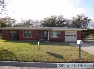1030 Wade Hampton St, Benbrook, TX 76126