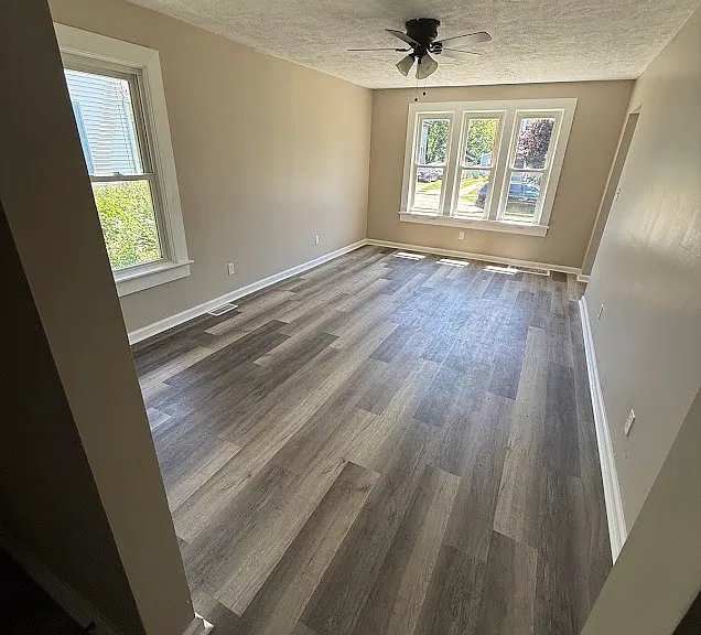 2049 E 39th St — Photo 3