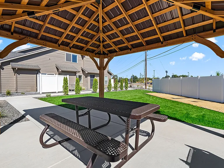Midway Townhomes — Photo 8