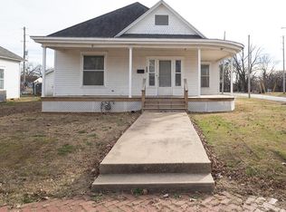 803 E 6th St, Cherryvale, KS 67335