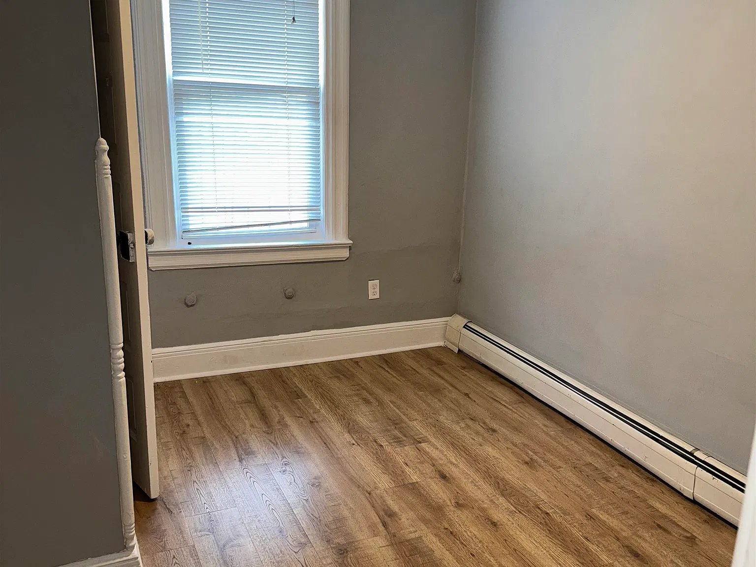4 bed, 1.0 bath, $2,500 — Photo 2