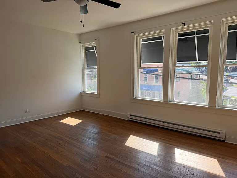 33 N Washington St #6 — Photo 1