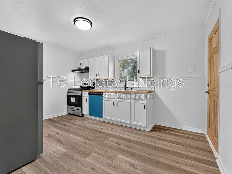 1610 N 18th St — Photo 10