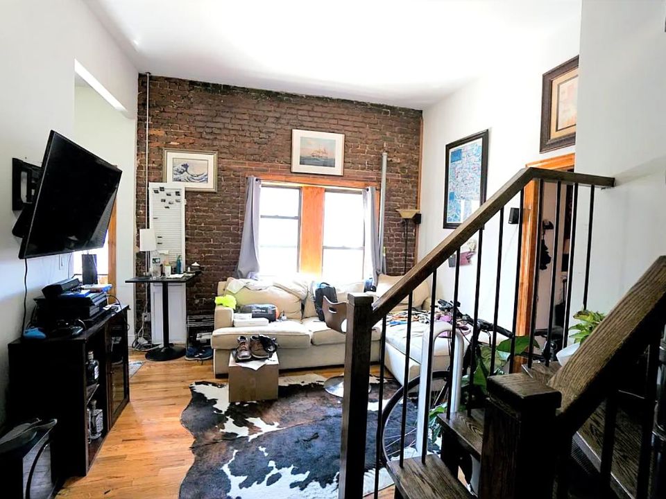 1st image of 231 2nd Ave APT 14A