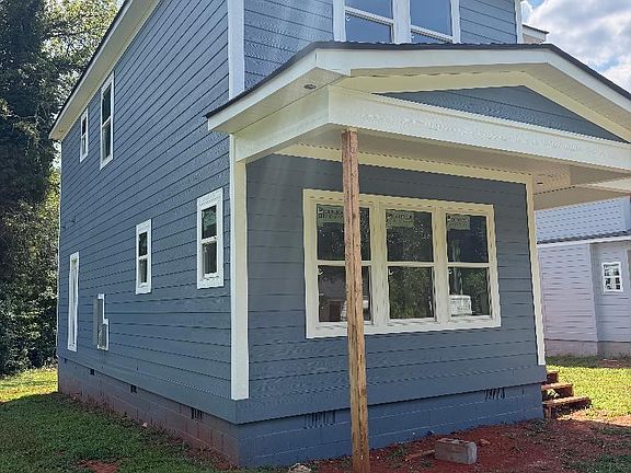 2nd image of 209 Glenn Rd