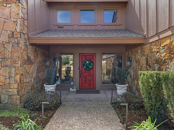 4th image of 12 Rustic Hills St