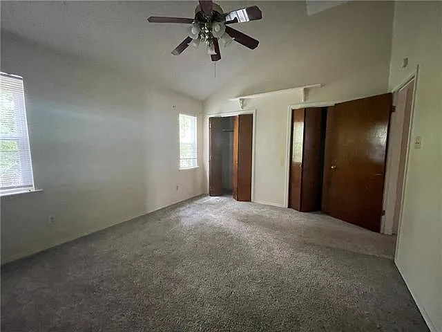 199 Kingspoint Blvd — Photo 8