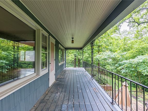 5th image of 1090 Knoll Ln
