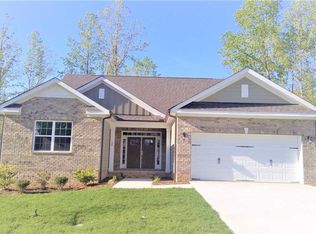 36 W Calvert Ct, Clayton, NC 27527