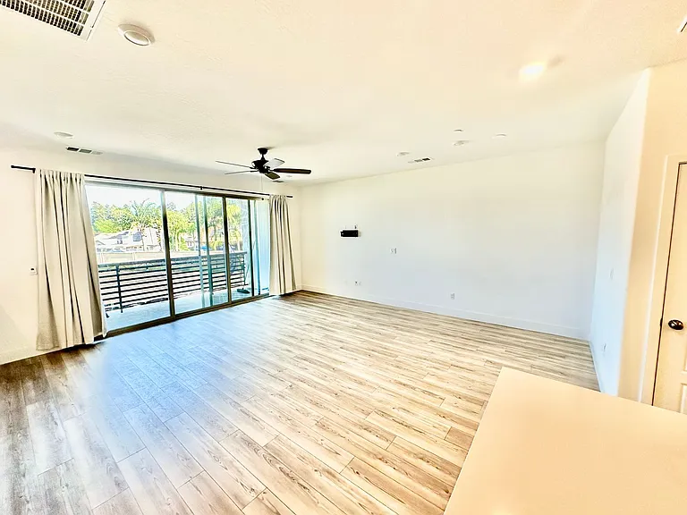 580 N Adler Ln — Photo 8