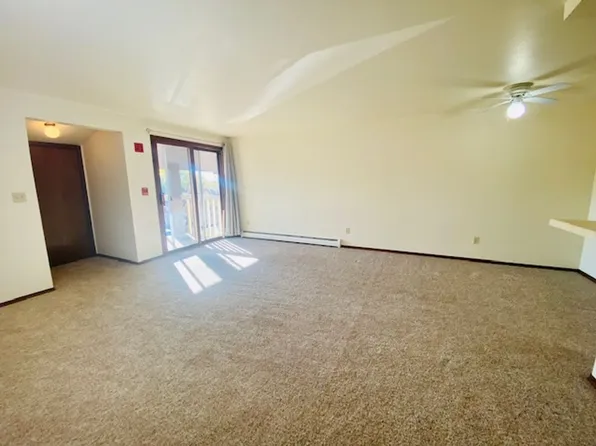 1750 Eldorado Dr #16, Green Bay, WI 54302