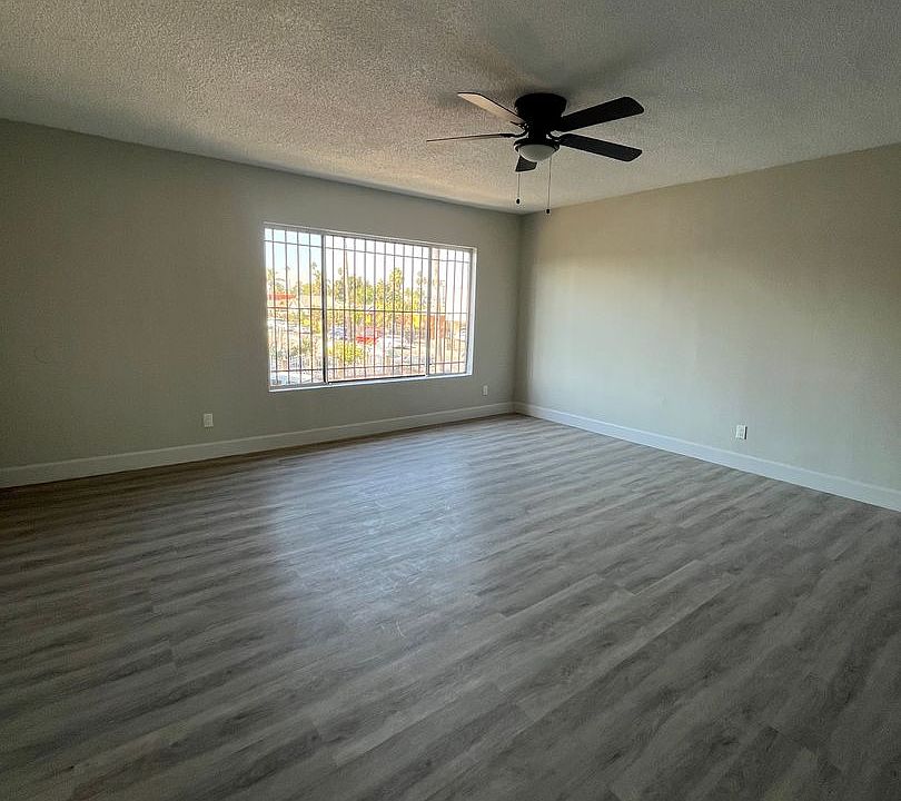 1st image of 858 W 80th St #5