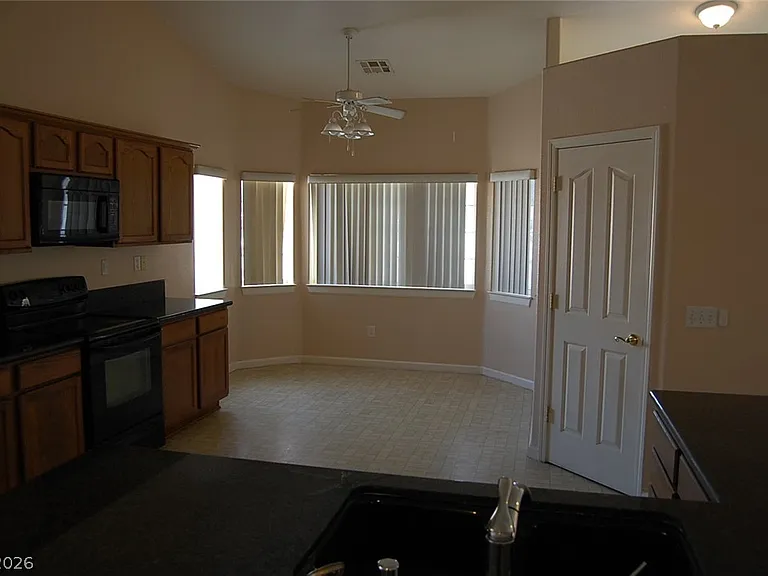 4911 E Ridgewood Dr — Photo 6