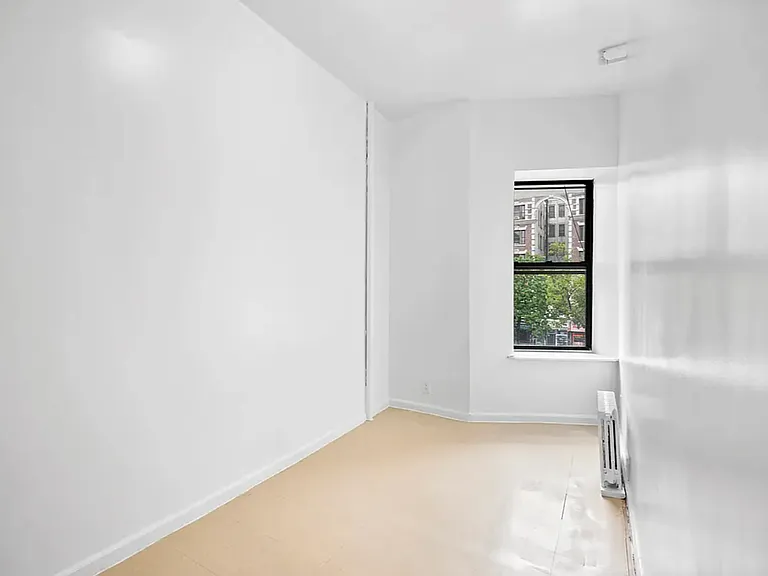 3476 Broadway #3 — Photo 4