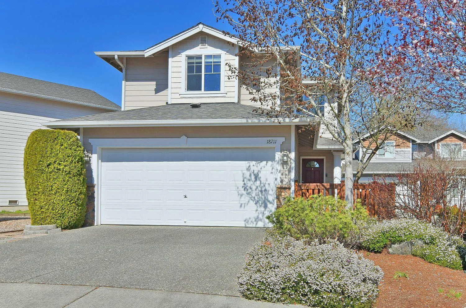 3 bed, 2.5 bath, 1369 sqft, $3,100 — Photo 1