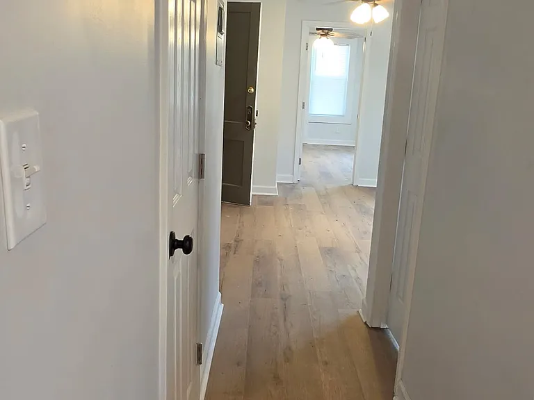 676 Linwood Ave NE — Photo 9