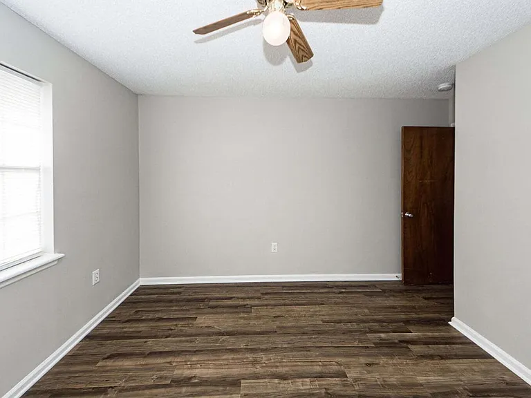 7620 Valleyview Cir — Photo 24