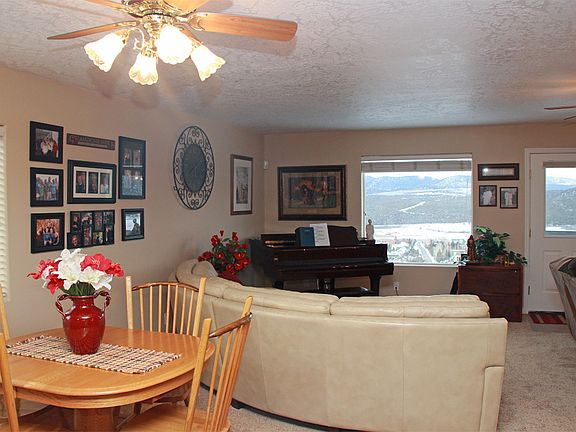 5th image of 521 S Mahogany Ln
