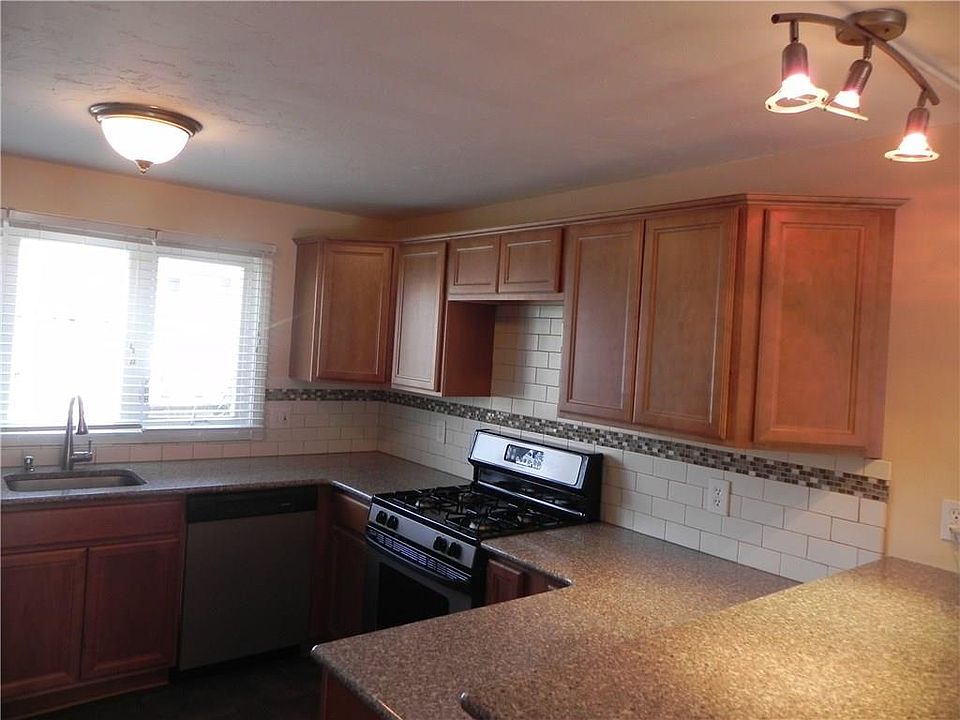 1st image of 200 Heroux Blvd Unit 107