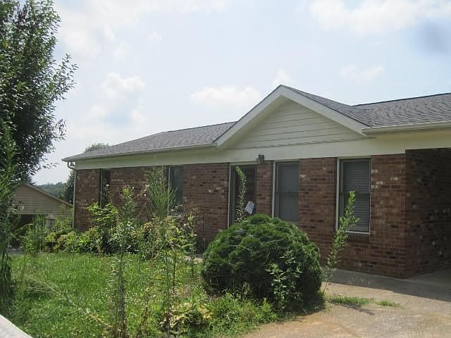 2nd image of 355 Spruce Ave