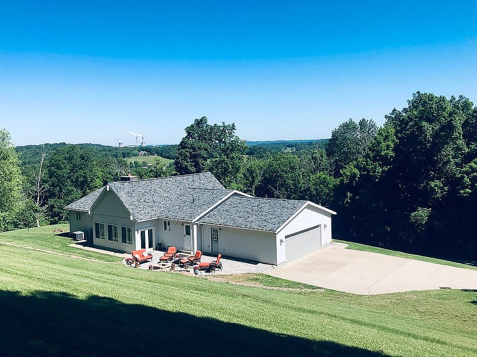 2nd image of 1082 Belle Rd