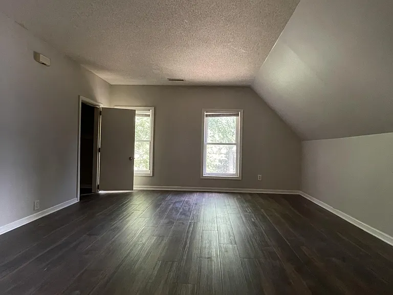 3255 Logan Ave N #2 — Photo 11