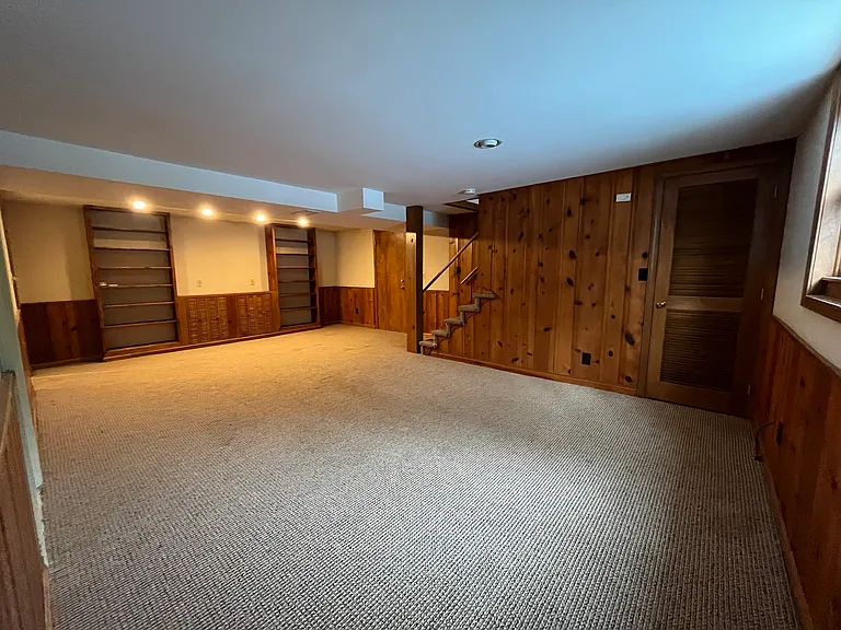 208 Woodland Ct — Photo 8