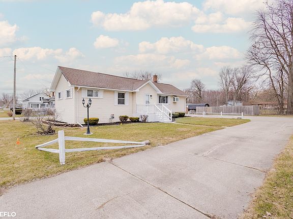 2nd image of 708 Sherman Rd