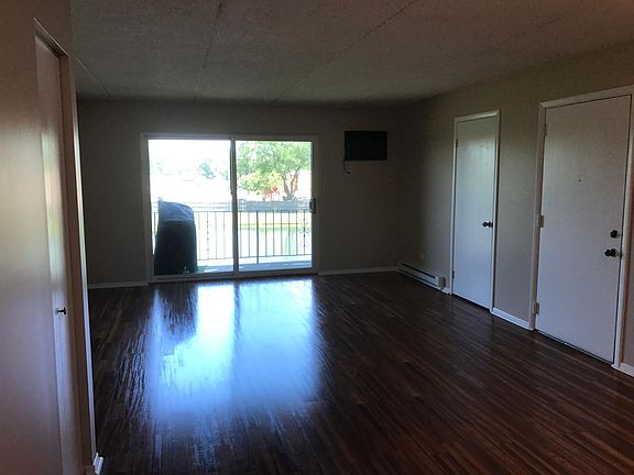 Living/dining room