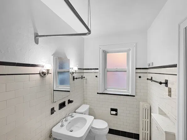9152 S Throop St #1, Chicago, IL 60620