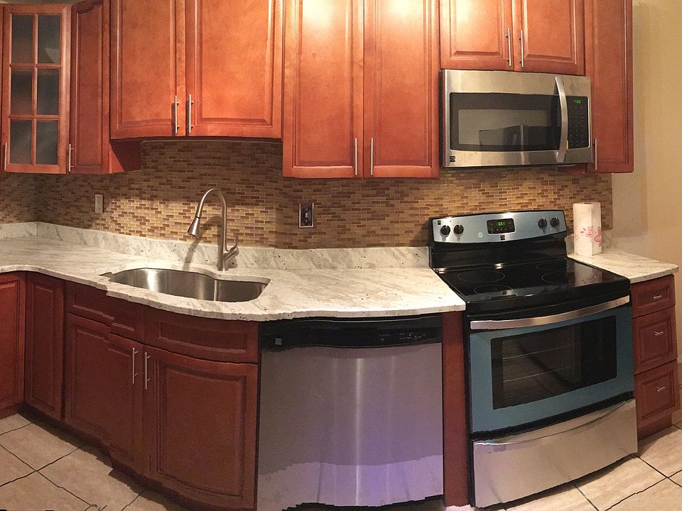 2nd image of 1016 Rosalie St