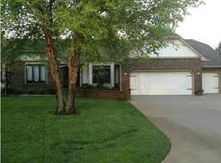 16 E Flanigan Dr, Augusta, KS 67010