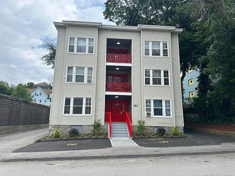 151 Dewey St #1R — Photo 1