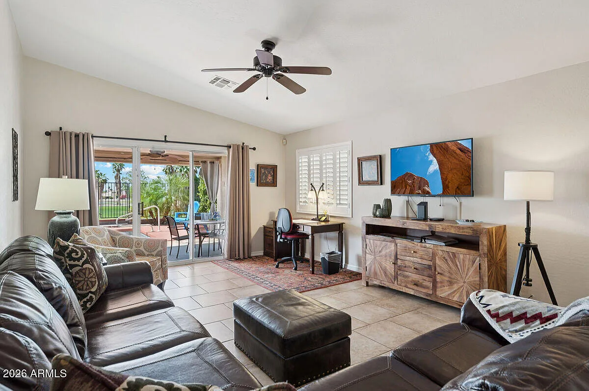 2 bed, 2.0 bath, 1283 sqft, $3,500 — Photo 3