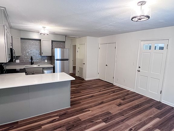 4th image of 76 Wistonia Pl #4