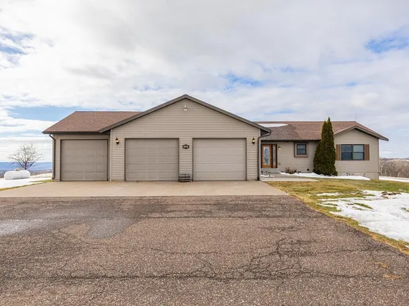 W1660 Maplewood Ln, Alma, WI 54610